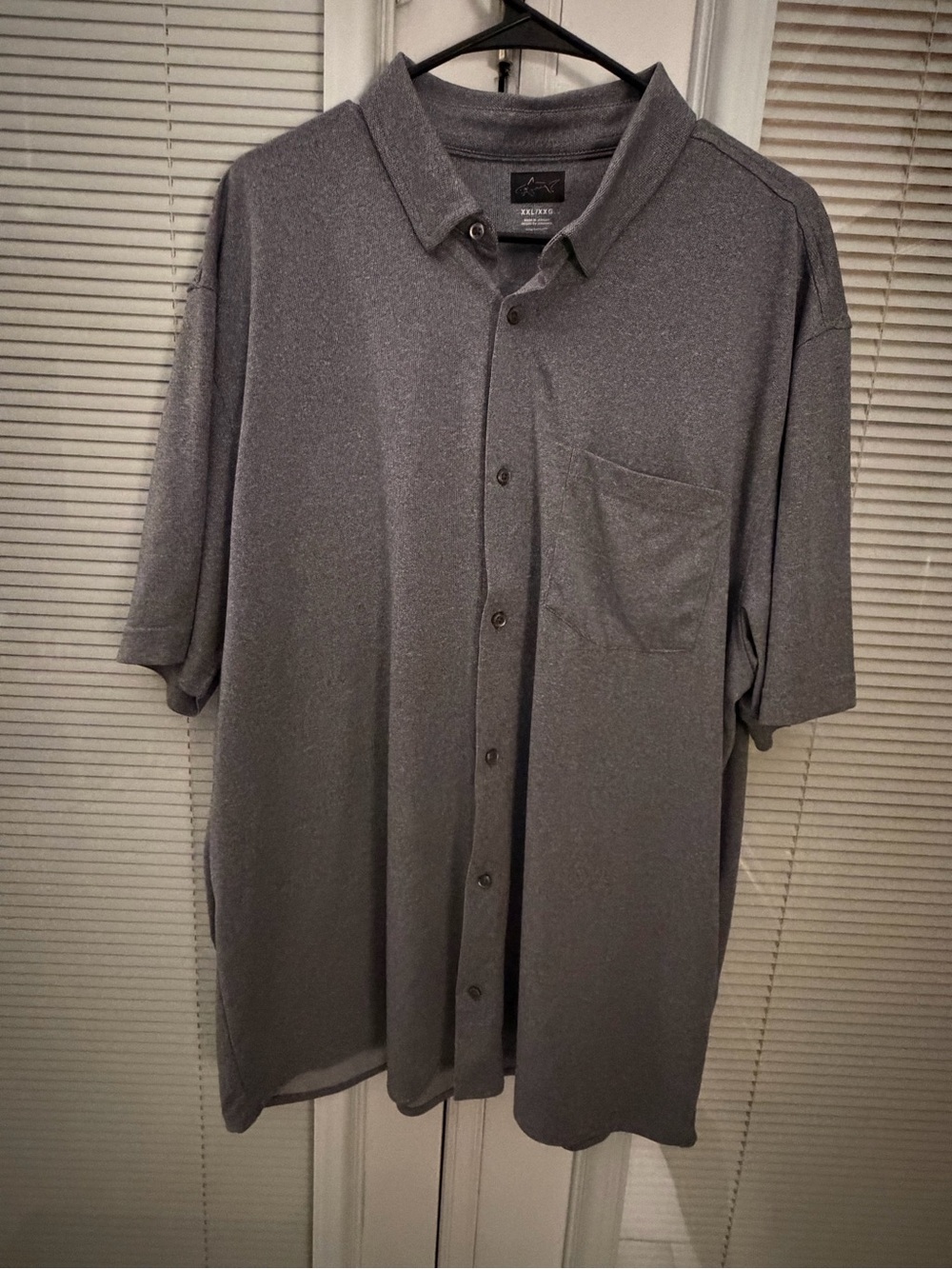 Greg Norman Men’s XXL Gray Short Sleeve Button Front Golf Shirt Pocket